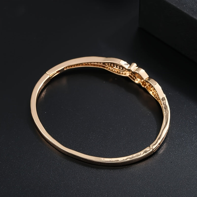 Elegant Golden Bracelet