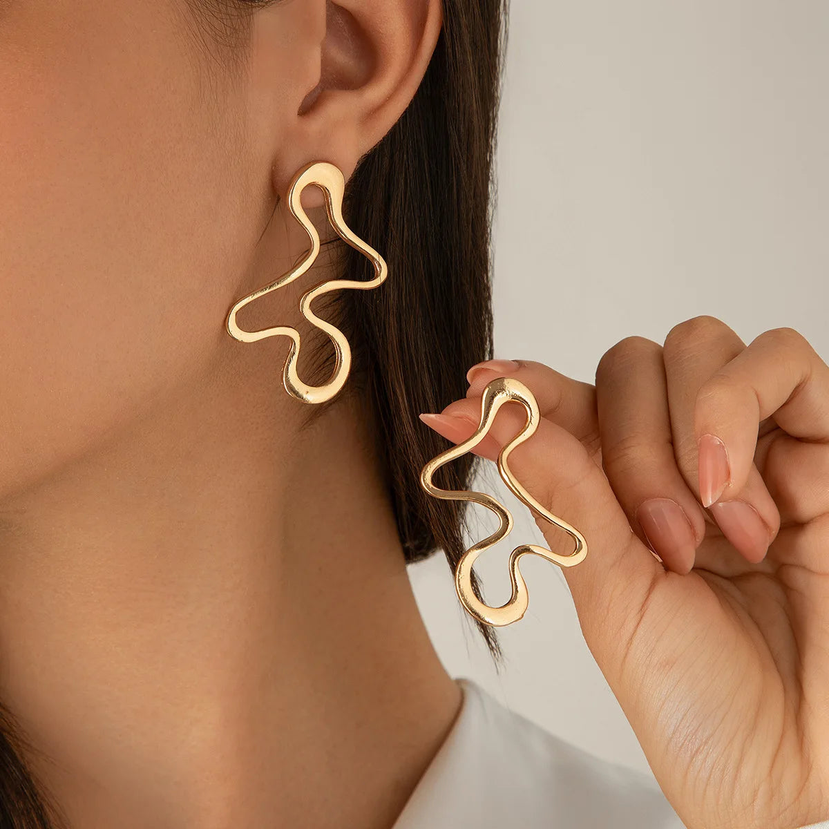 LATS Geometric Line Earrings